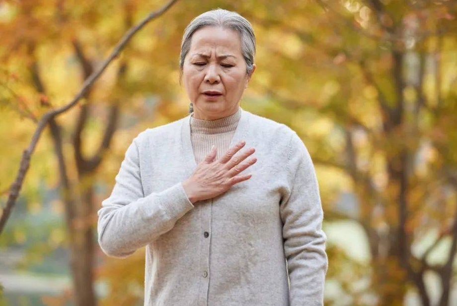老年心梗患者逐漸增加，提醒：若察覺4個表現，警惕心梗是否來臨