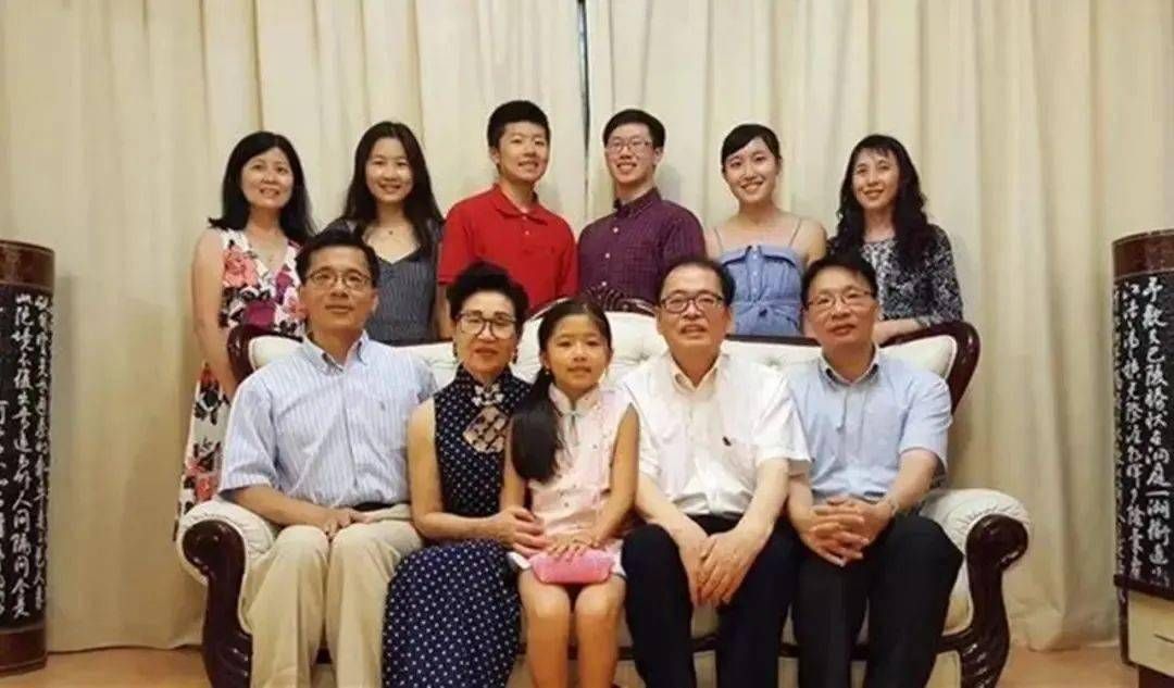 浙江鄉村醫生，生6個孩子培養出5個博士，他的育兒觀隻有24個字